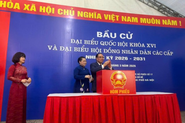 Các nguyên lãnh đạo Đảng, Nhà nước bỏ phiếu bầu cử